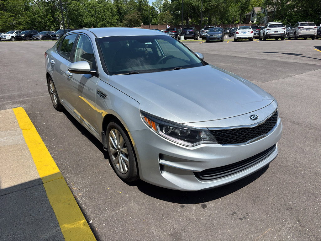 Used 2018 Kia Optima LX w/ 17" Alloy Wheels Package FWD image 4