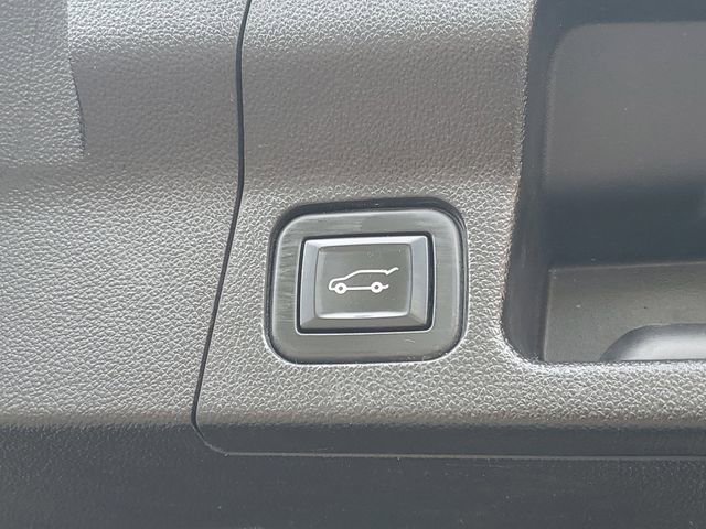 Used 2020 GMC Acadia SLT w/ Trailering Package AWD/4WD image 13