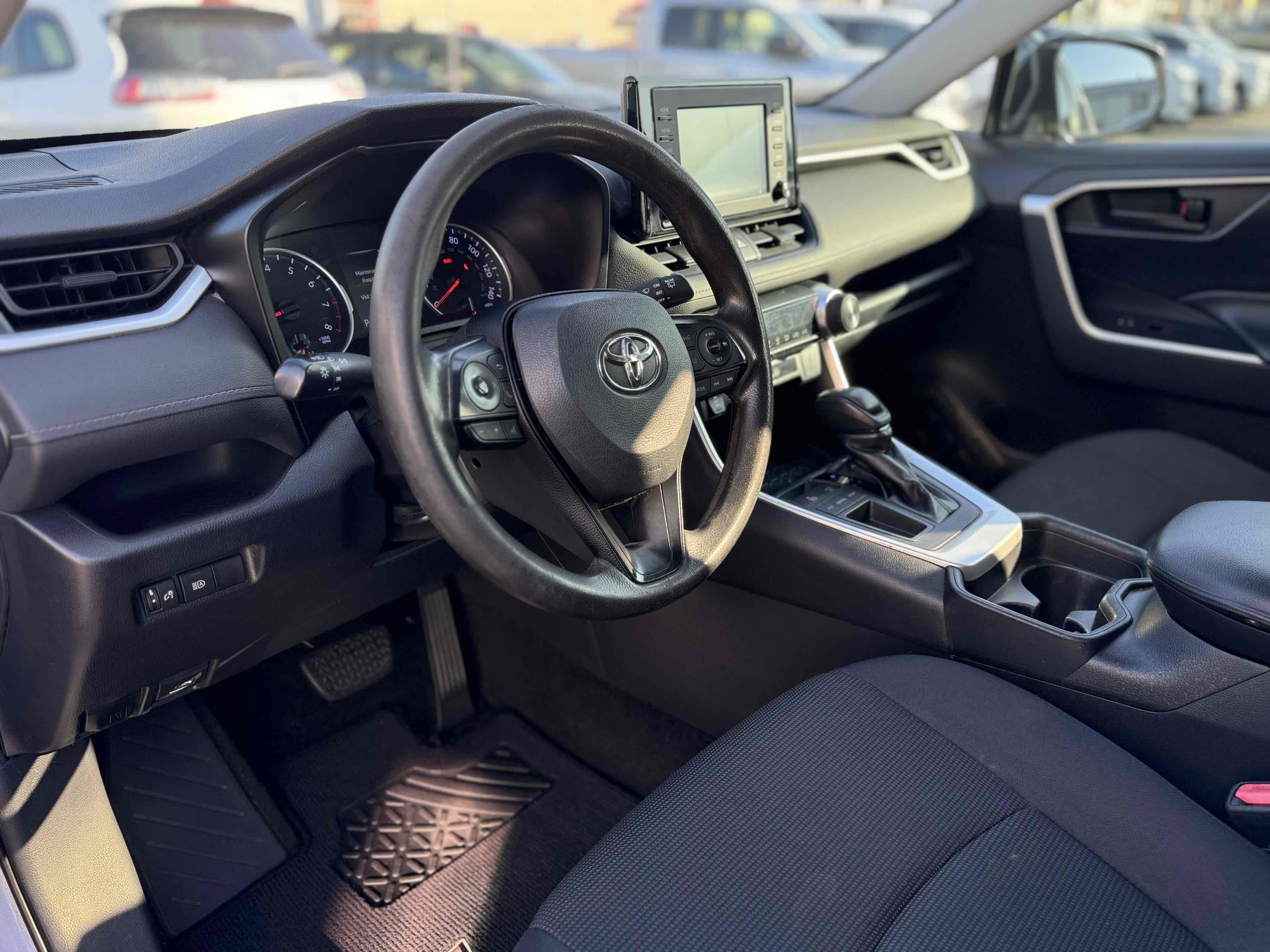 Used 2019 Toyota RAV4 LE w/ Carpet Mat Package image 12