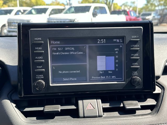 Used 2019 Toyota RAV4 LE AWD/4WD image 9