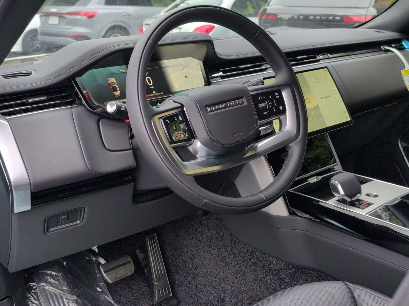 New 2025 Land Rover Range Rover SE image 4