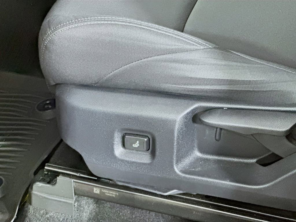 Used 2025 Toyota Tacoma SR AWD/4WD image 22