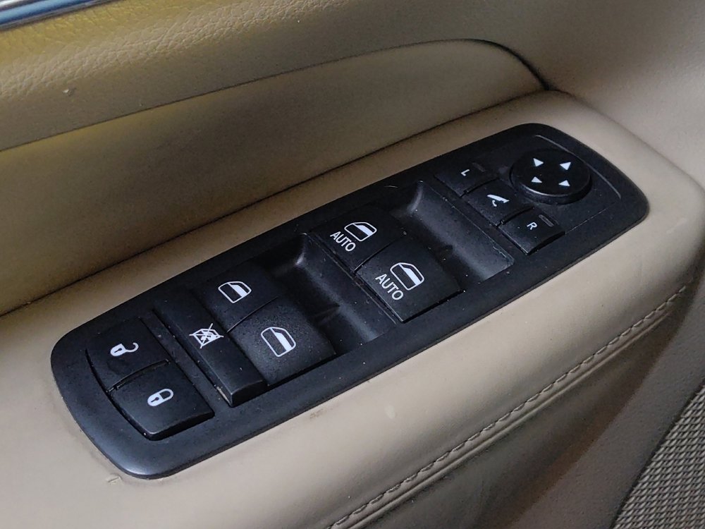 Used 2019 Jeep Grand Cherokee Overland RWD image 27