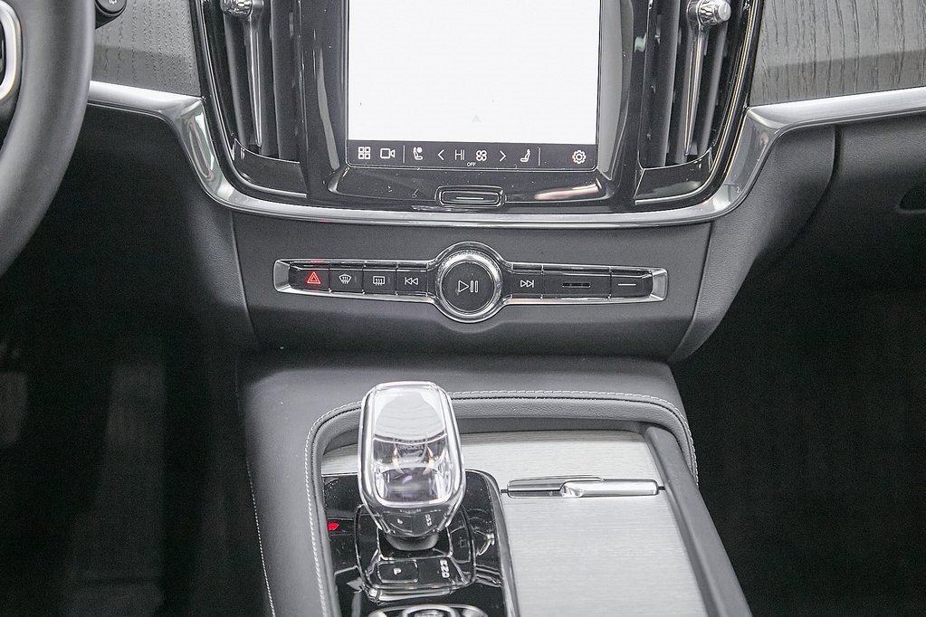 Certified 2024 Volvo V90 B6 Cross Country Ultimate image 39