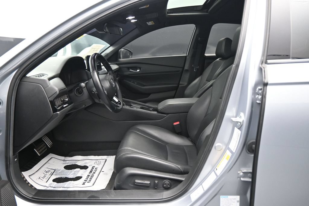 Used 2025 Honda Accord Sport image 9