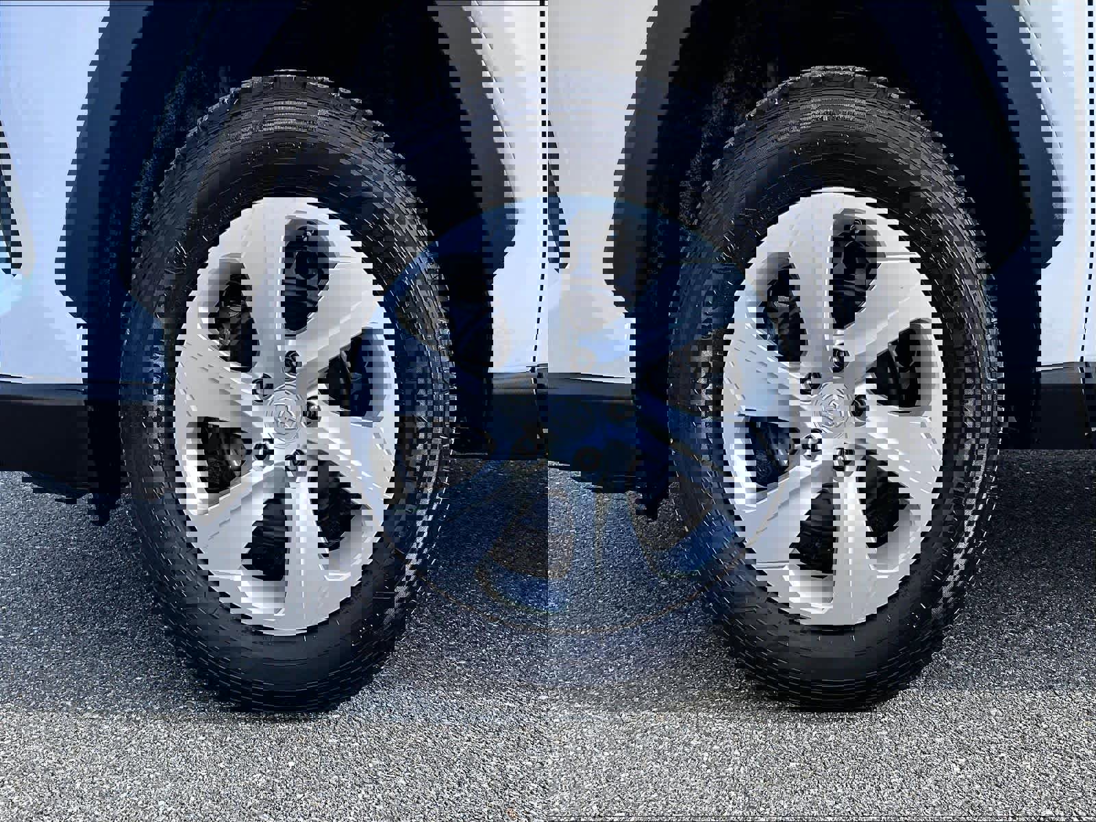 Used 2024 Toyota RAV4 LE image 7