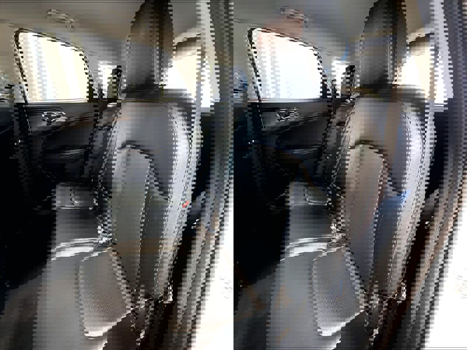 Used 2023 Kia Sportage EX AWD/4WD image 15