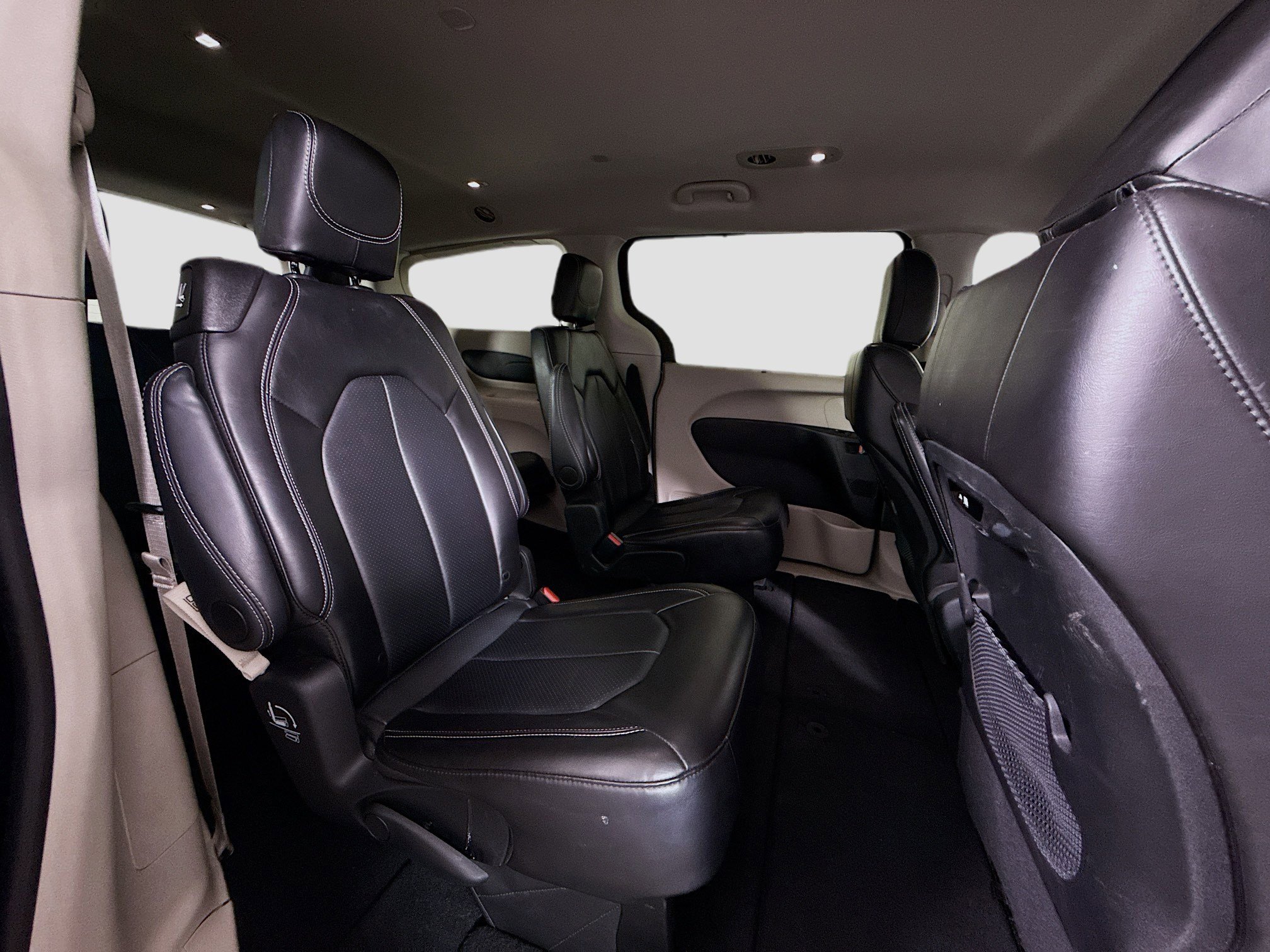 Used 2024 Chrysler Pacifica Touring-L FWD image 27