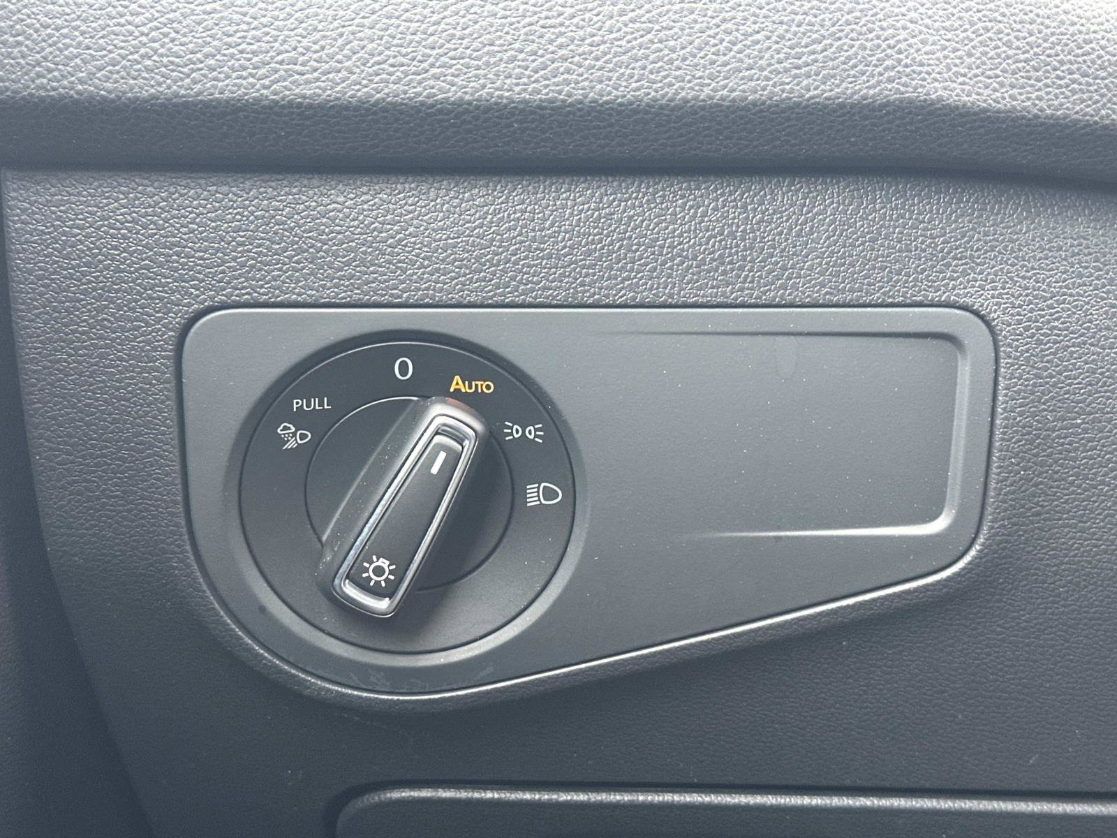 Used 2022 Volkswagen Tiguan SEL R-Line image 27