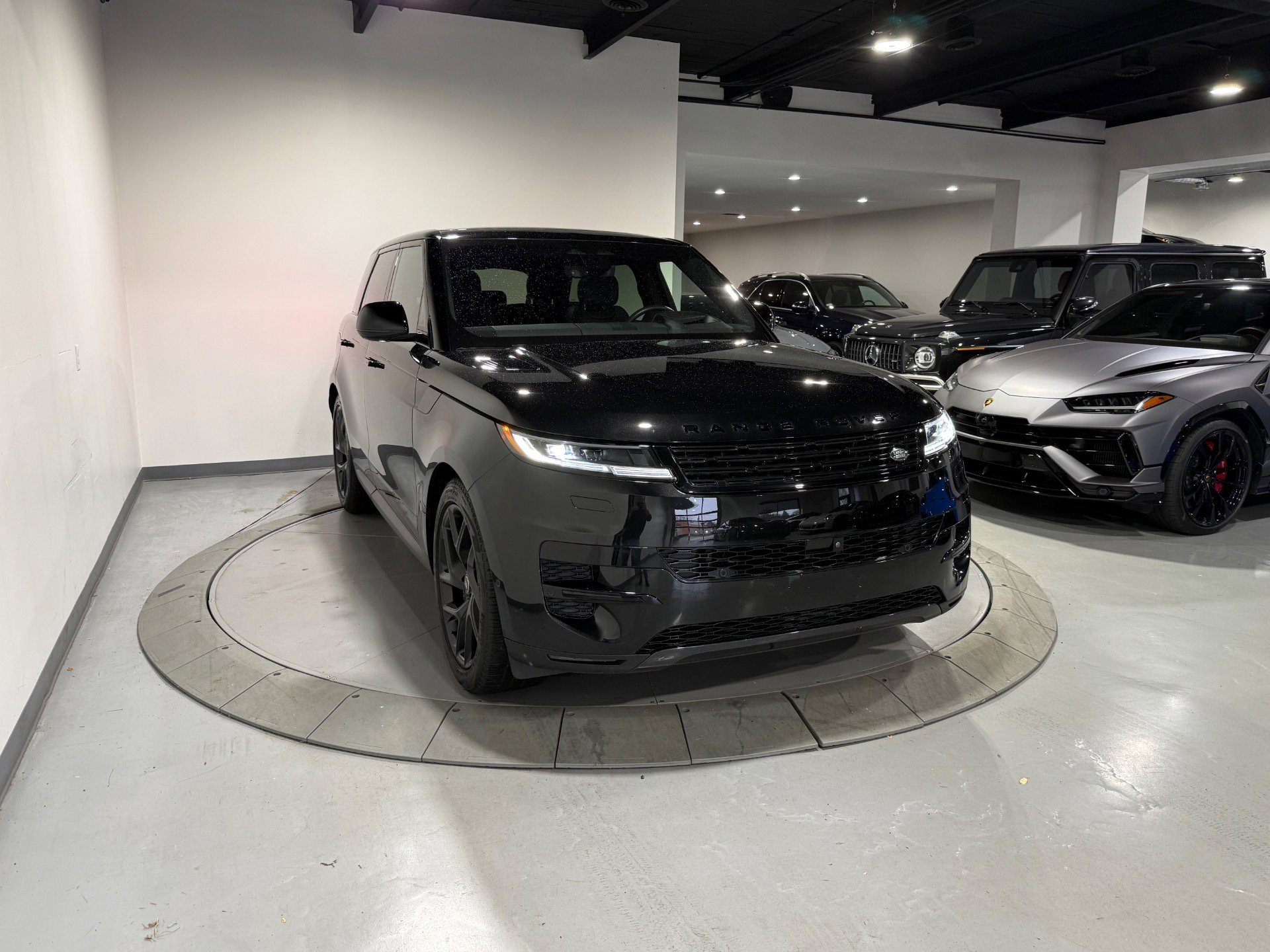 Used 2023 Land Rover Range Rover Sport SE image 5
