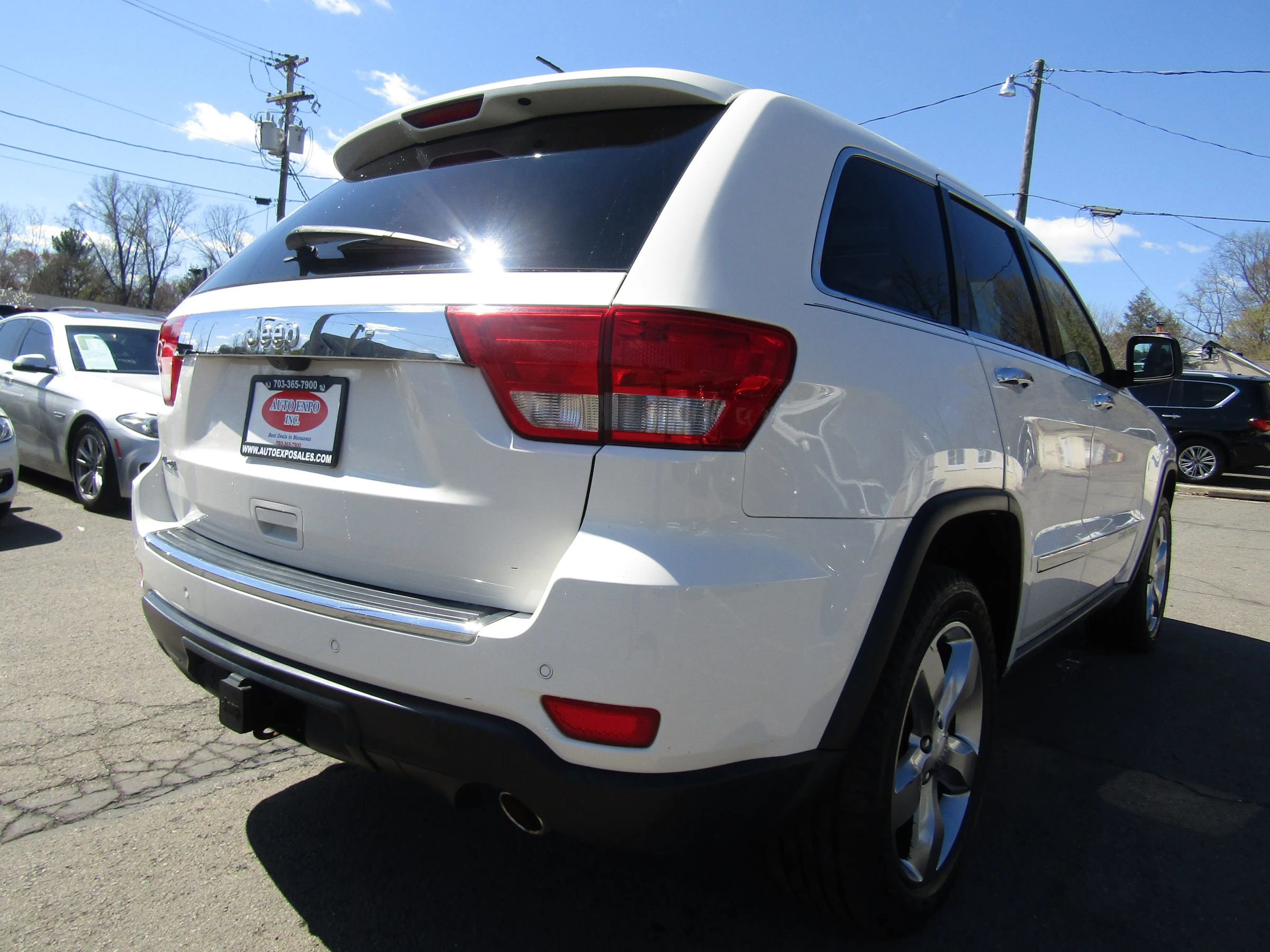 Used 2012 Jeep Grand Cherokee Overland image 7