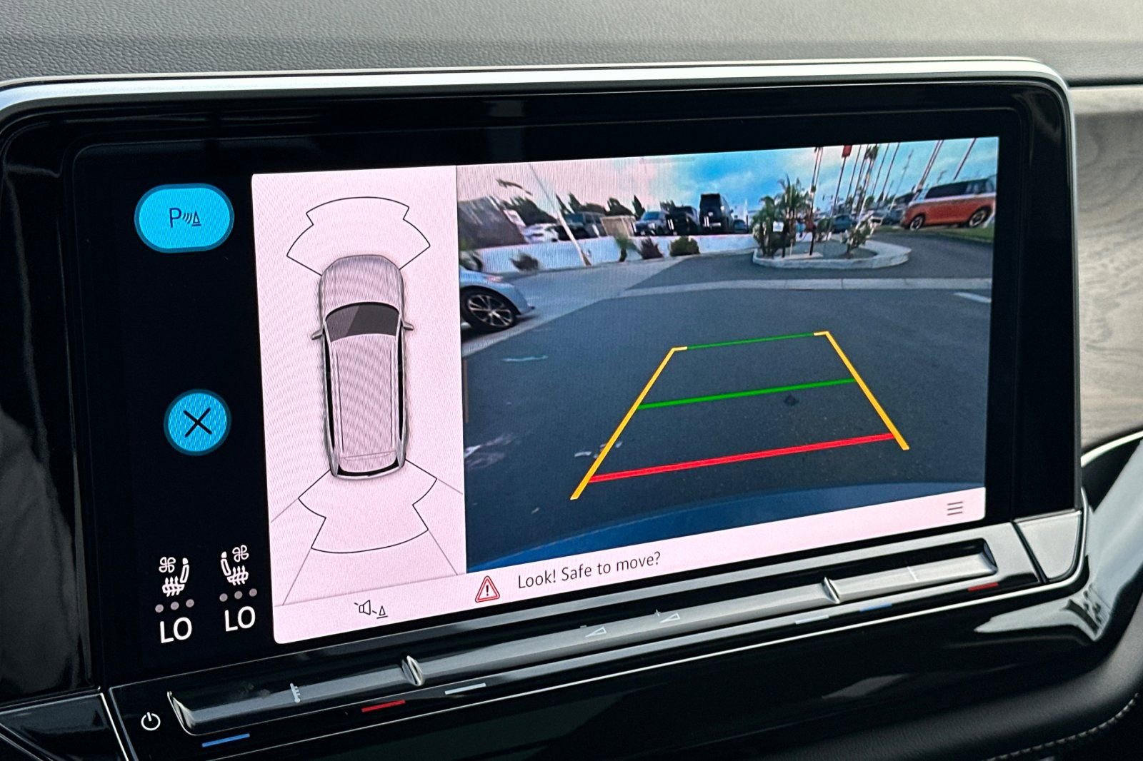 New 2026 Volkswagen Atlas SE image 18