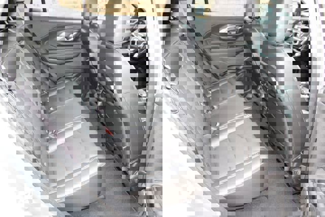 Used 2023 GMC Terrain SLT w/ Tech Package image 17