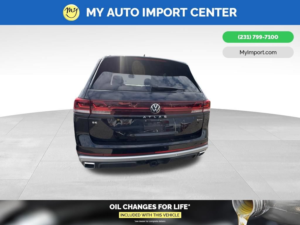 Used 2025 Volkswagen Atlas Peak Edition SE AWD/4WD image 5