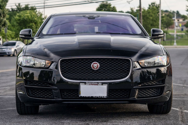 Used 2018 Jaguar XE Premium AWD/4WD image 13