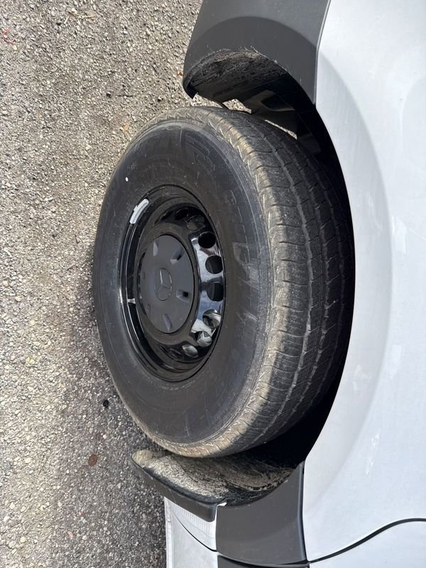 Used 2025 Mercedes-Benz Sprinter 2500 image 27