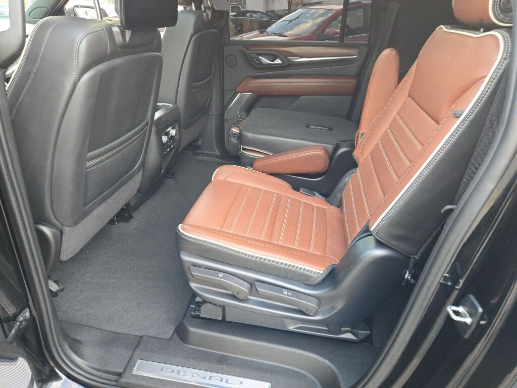 Used 2023 GMC Yukon XL Denali Ultimate image 22