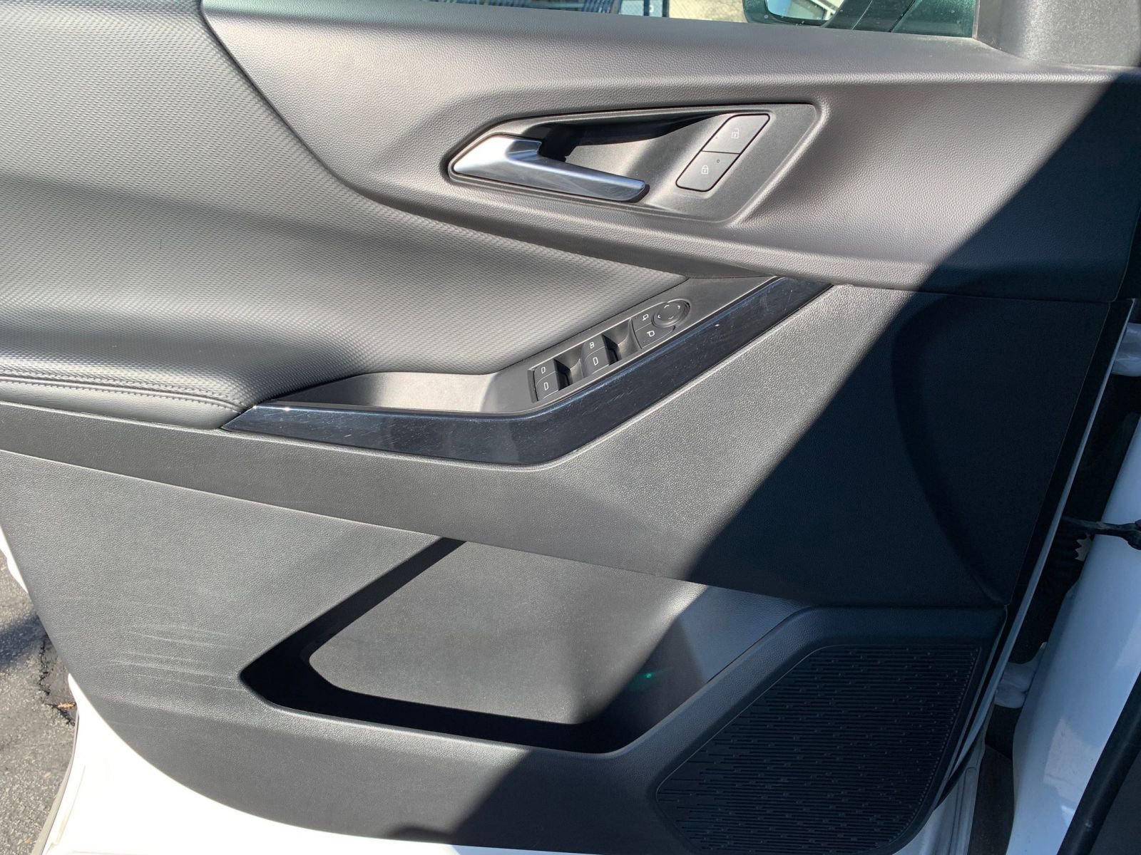 Used 2025 Chevrolet Equinox LT image 20