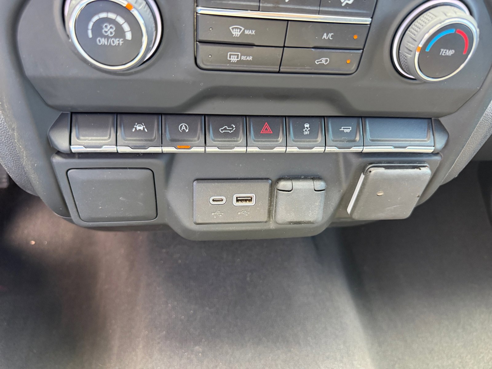 Used 2023 Chevrolet Silverado 1500 Custom image 26