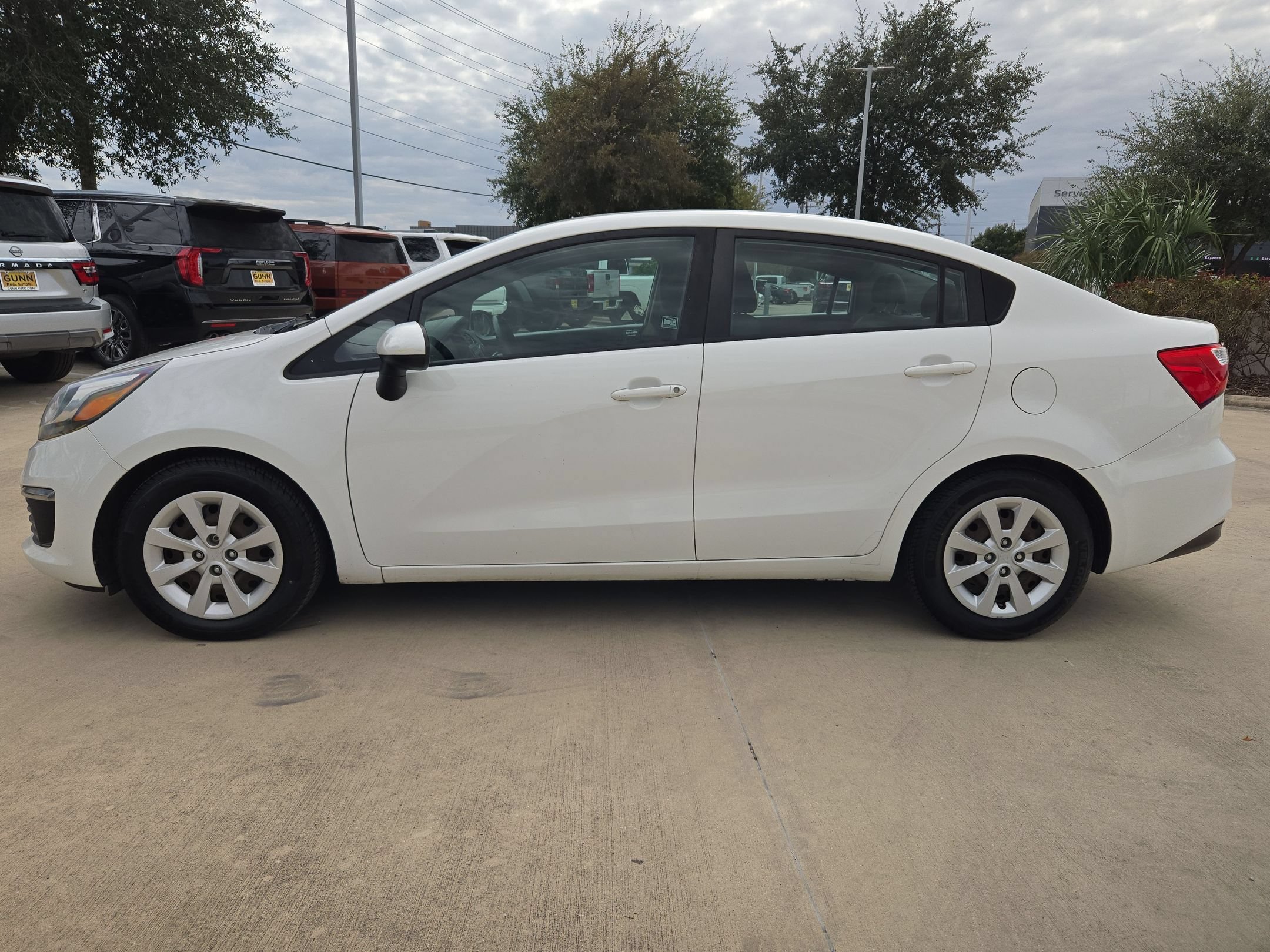Used 2017 Kia Rio LX w/ Power Package FWD image 6