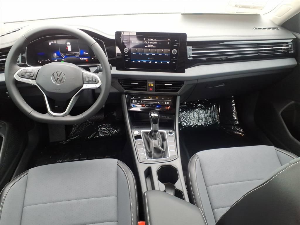 New 2026 Volkswagen Jetta SE FWD image 10