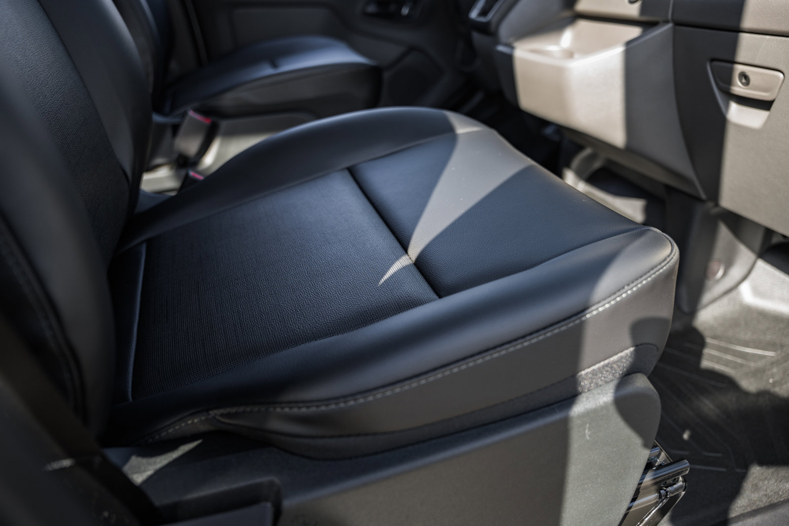 New 2026 Ford Transit 250 148 Medium Roof w/ Load Area Protection Package image 28