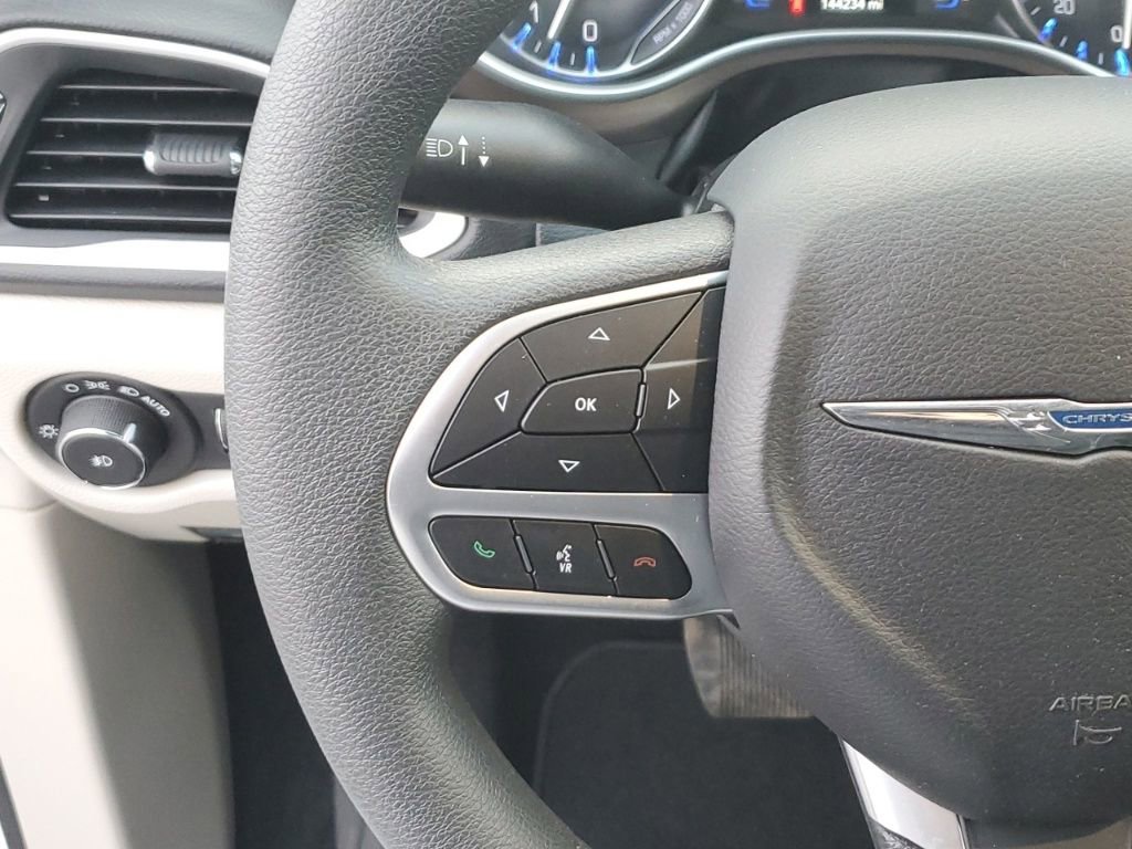 Used 2018 Chrysler Pacifica Touring Plus image 15