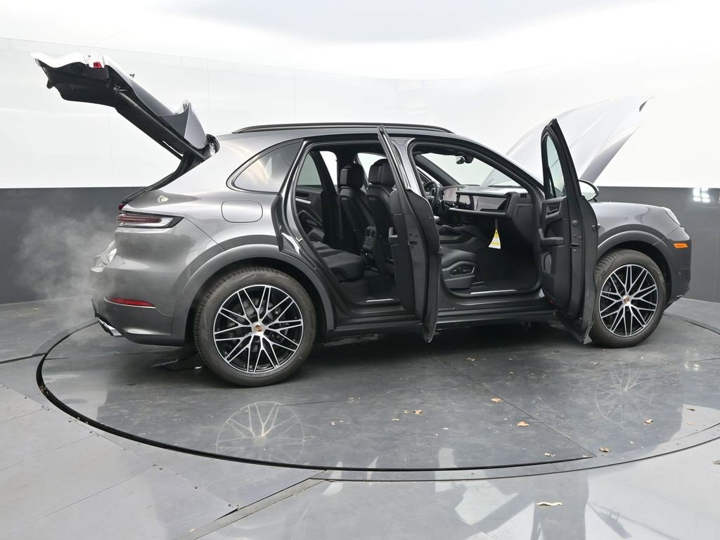 Certified 2025 Porsche Cayenne image 44