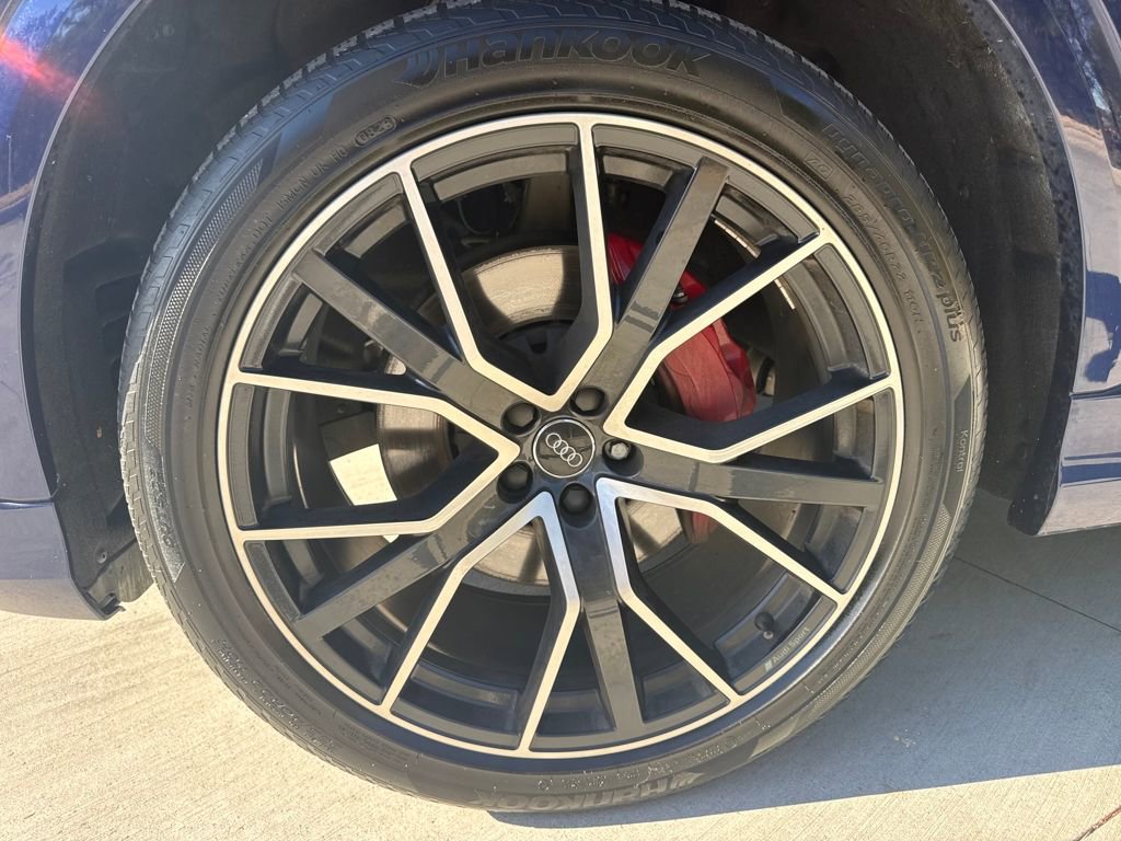 Used 2019 Audi Q8 Prestige w/ Year 1 Package image 11