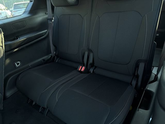 Used 2025 Jeep Grand Cherokee L Laredo RWD image 19