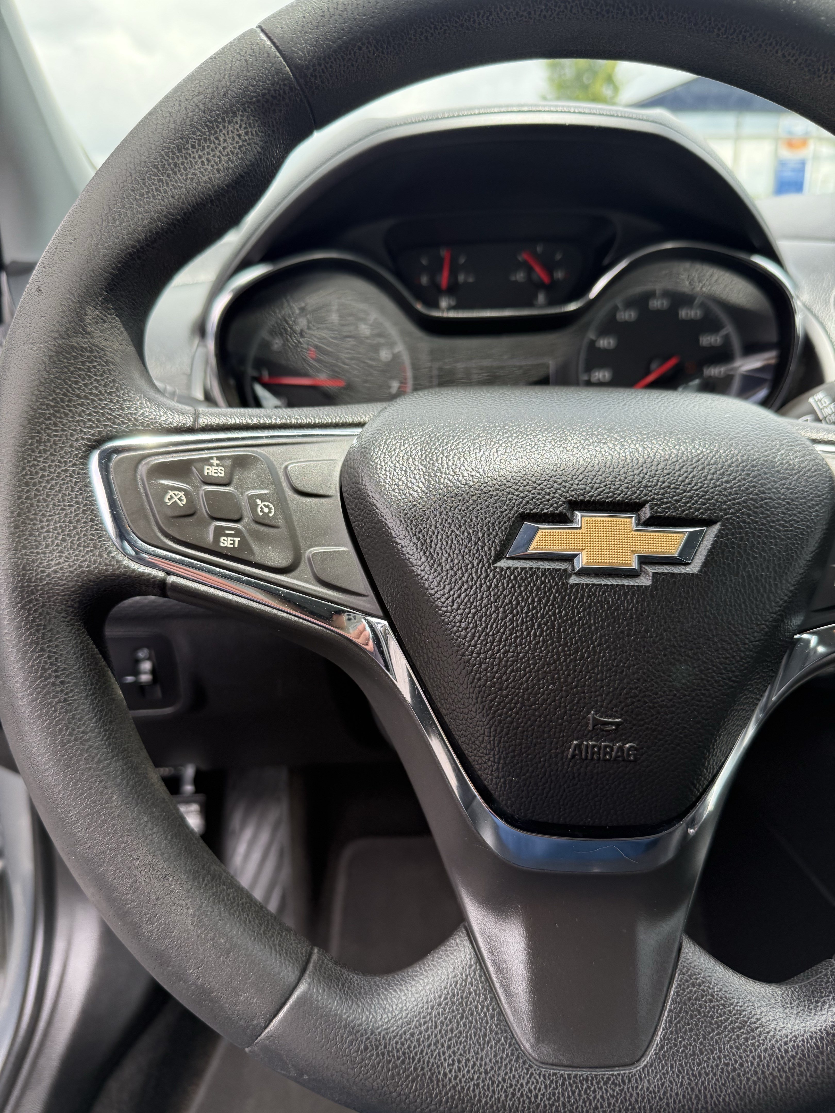 Used 2019 Chevrolet Cruze LT w/ Convenience Package FWD image 18