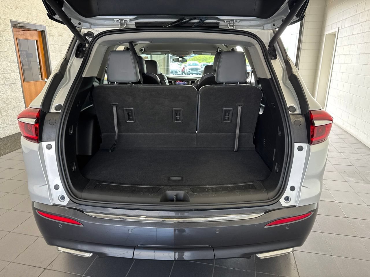 Used 2020 Buick Enclave Essence AWD/4WD image 9