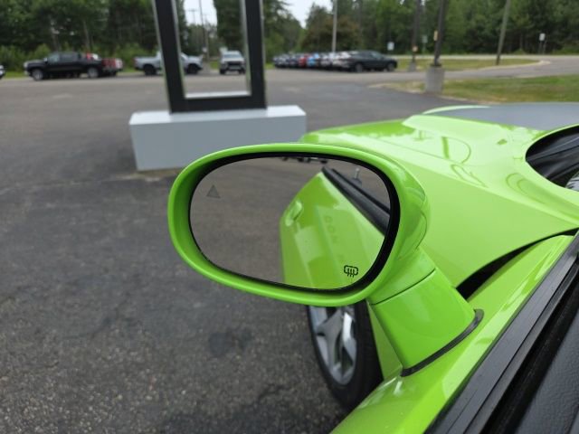 Used 2015 Dodge Challenger R/T Plus RWD image 32