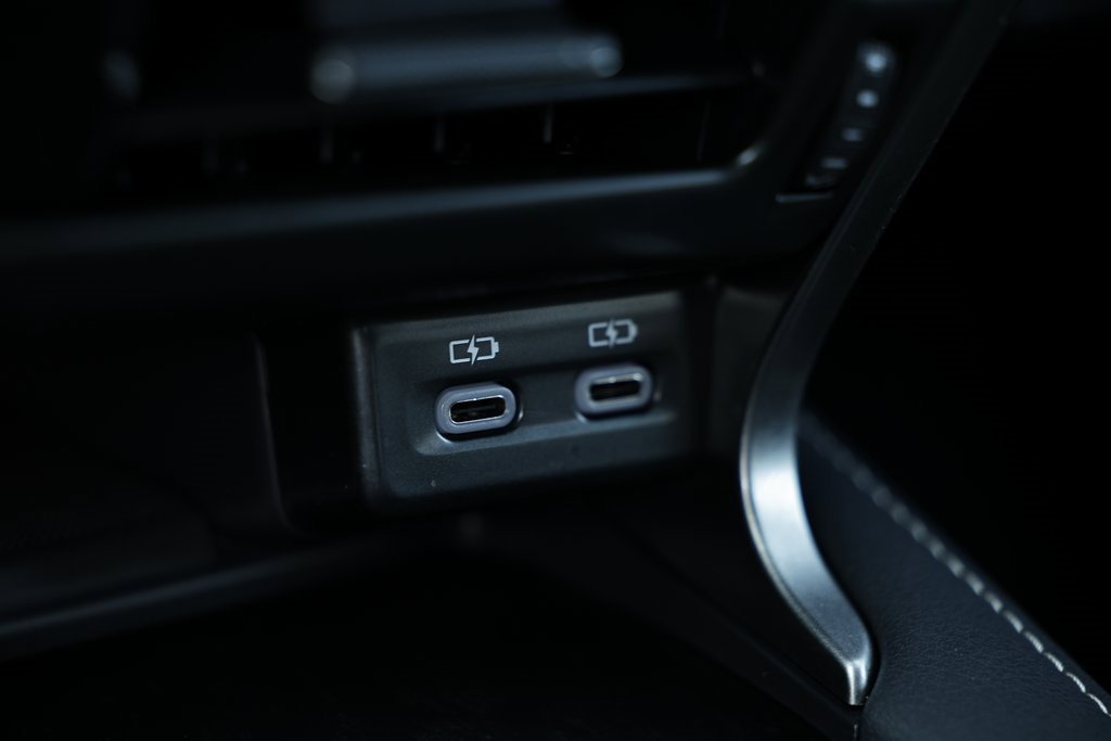 Used 2025 Lexus RX 350h w/ Accessory Package (Z1) image 37