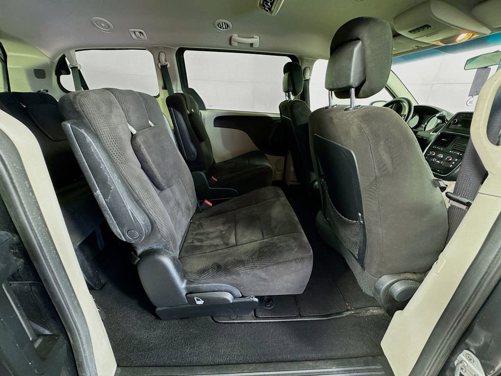 Used 2012 Dodge Grand Caravan SXT image 30