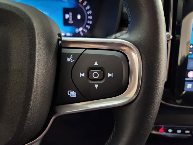 Certified 2026 Volvo XC40 B5 Plus AWD/4WD image 29