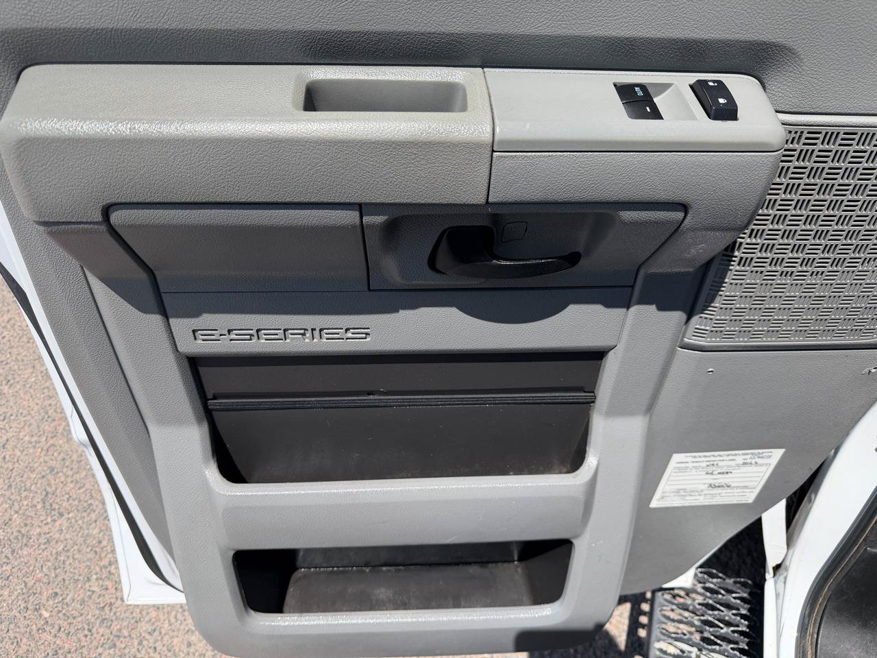 Used 2017 Ford E-350 and Econoline 350 Super Duty RWD image 21