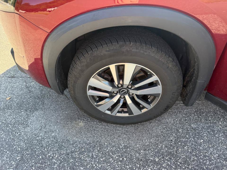 Used 2022 Nissan Pathfinder SL AWD/4WD image 27