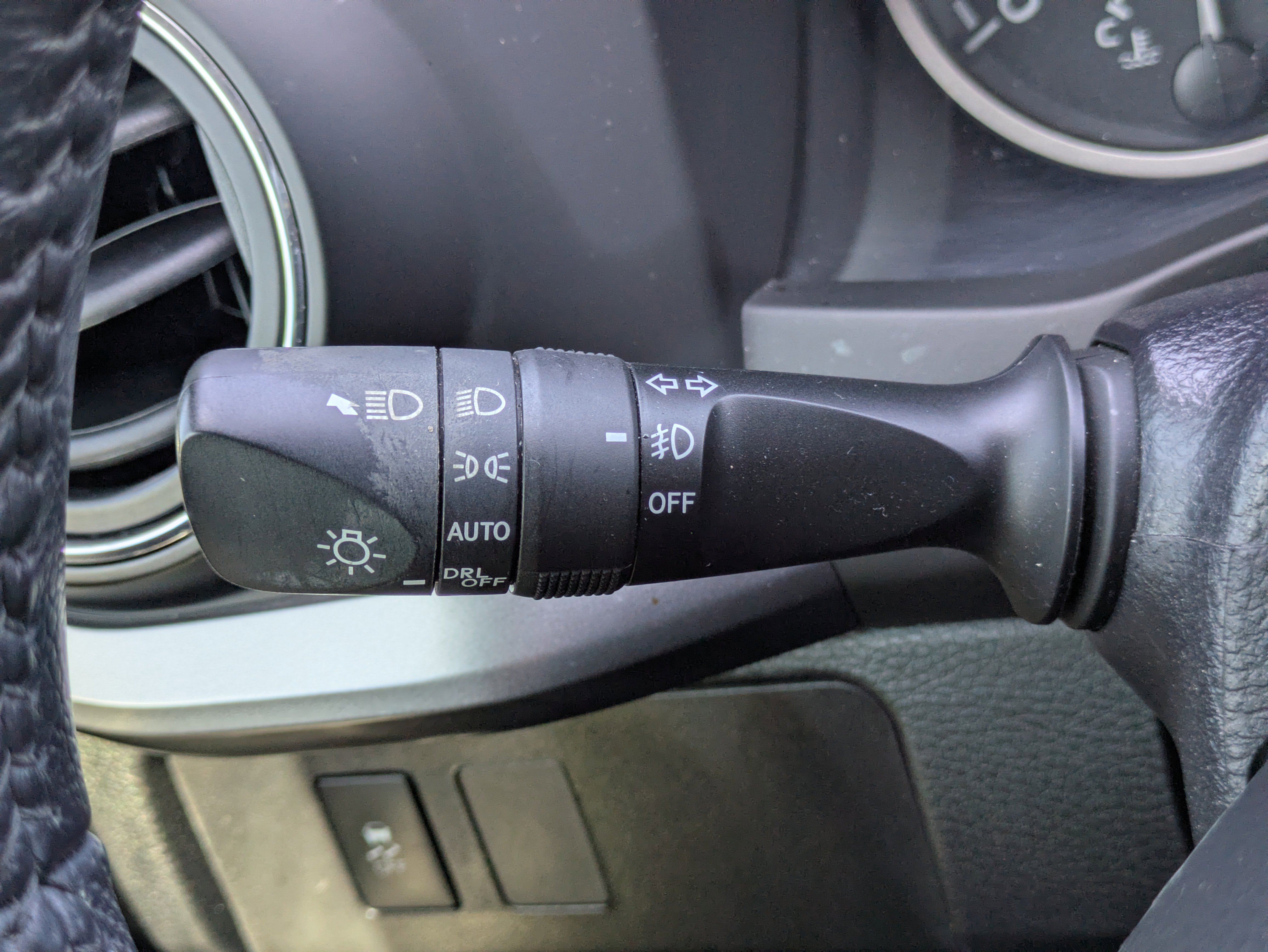 Used 2022 Toyota Tacoma SR5 w/ Technology Package image 16