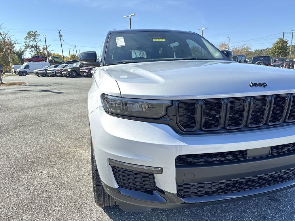 New 2025 Jeep Grand Cherokee L Limited w/ Trailer Tow Package image 9