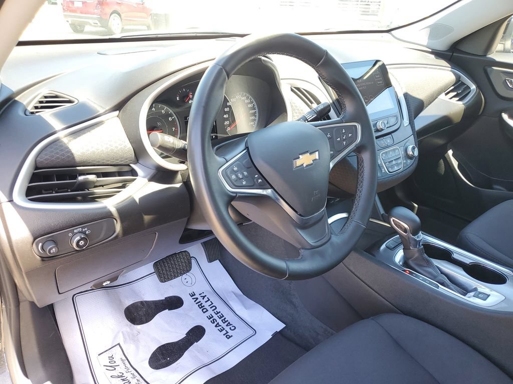 Used 2024 Chevrolet Malibu LT w/ Midnight Edition FWD image 7