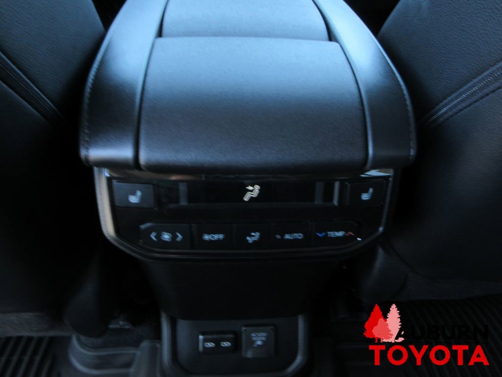 New 2026 Toyota Highlander Platinum image 18