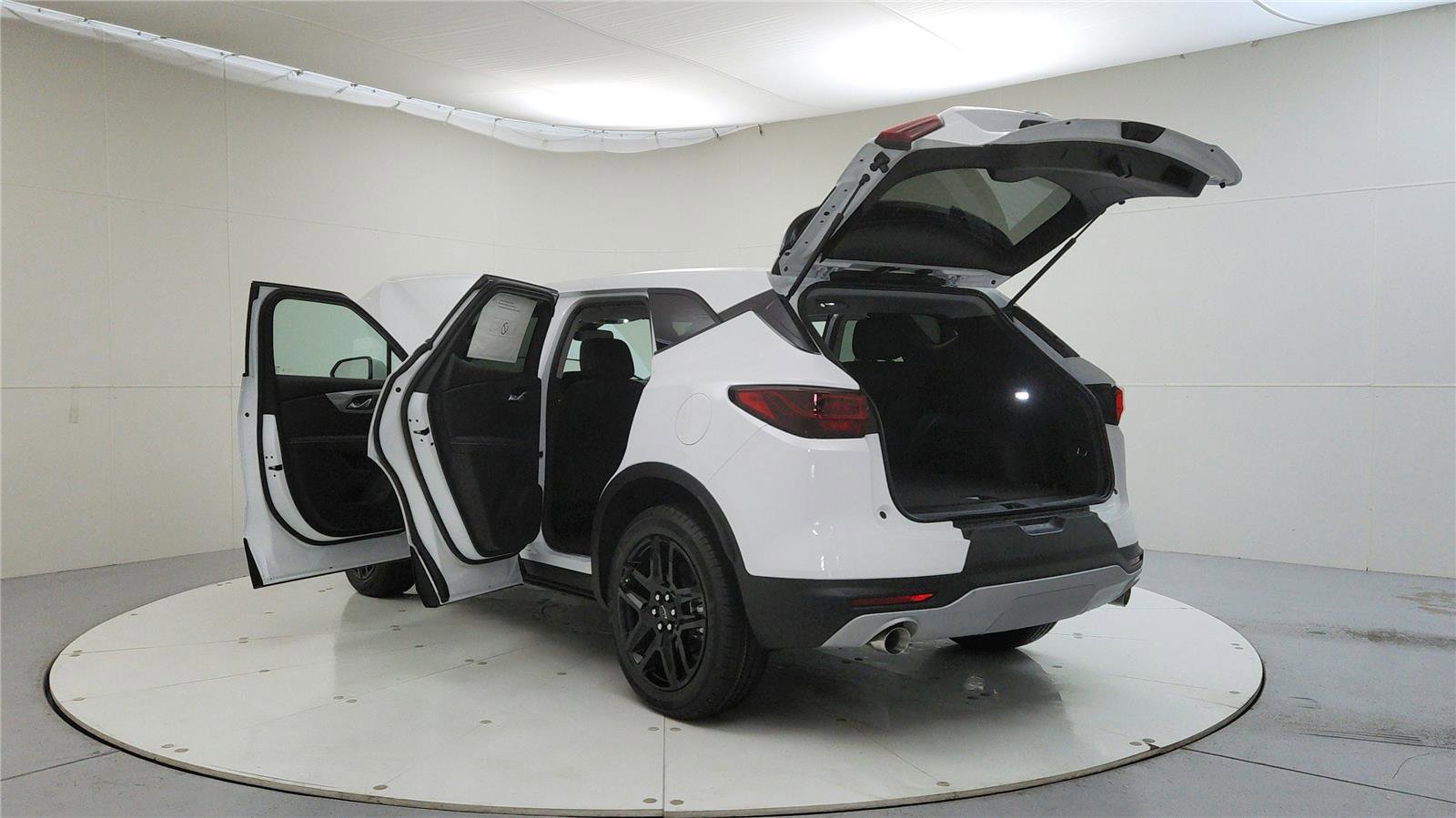 Used 2025 Chevrolet Blazer LT image 11