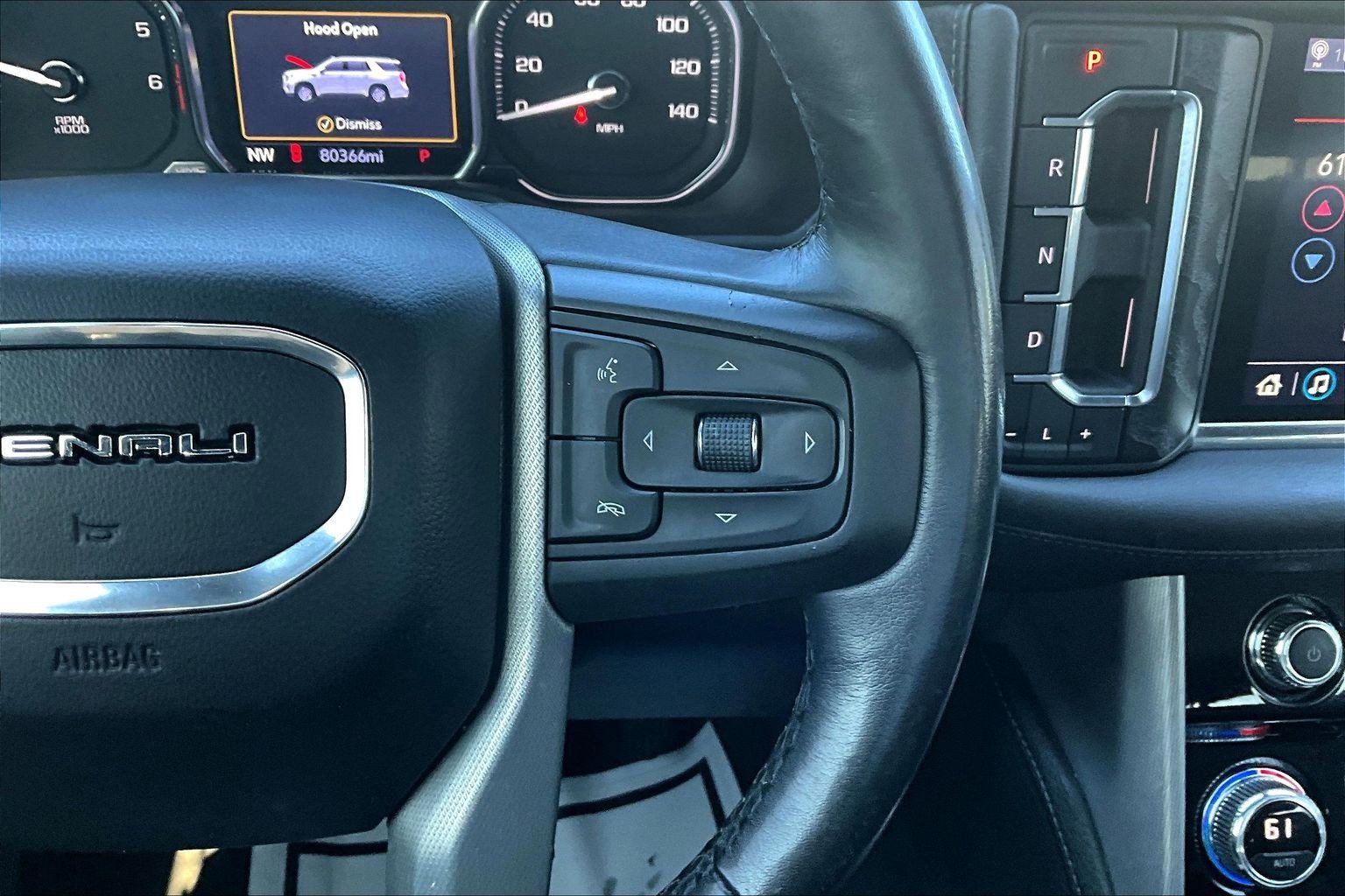 Used 2021 GMC Yukon XL Denali w/ Denali Premium Package AWD/4WD image 12