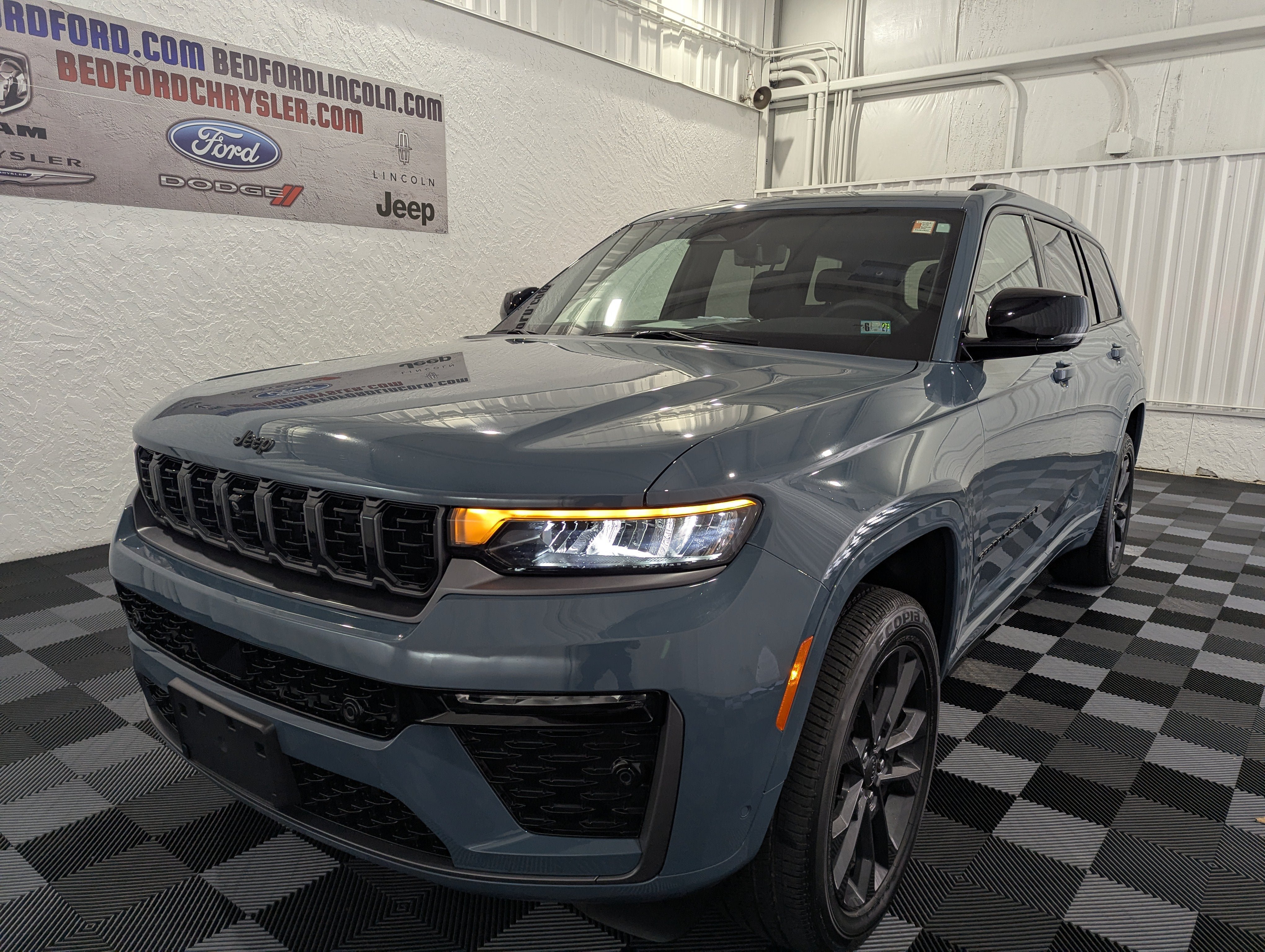 Used 2026 Jeep Grand Cherokee L Limited AWD/4WD image 3