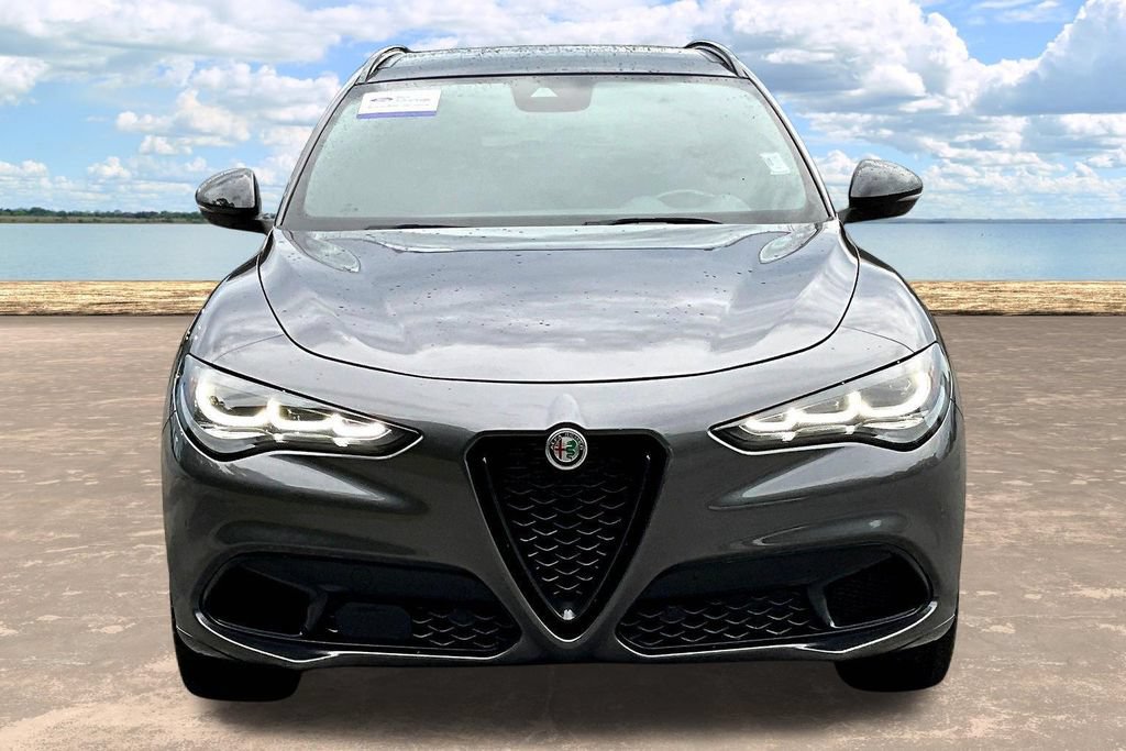 Used 2024 Alfa Romeo Stelvio Veloce AWD/4WD image 2