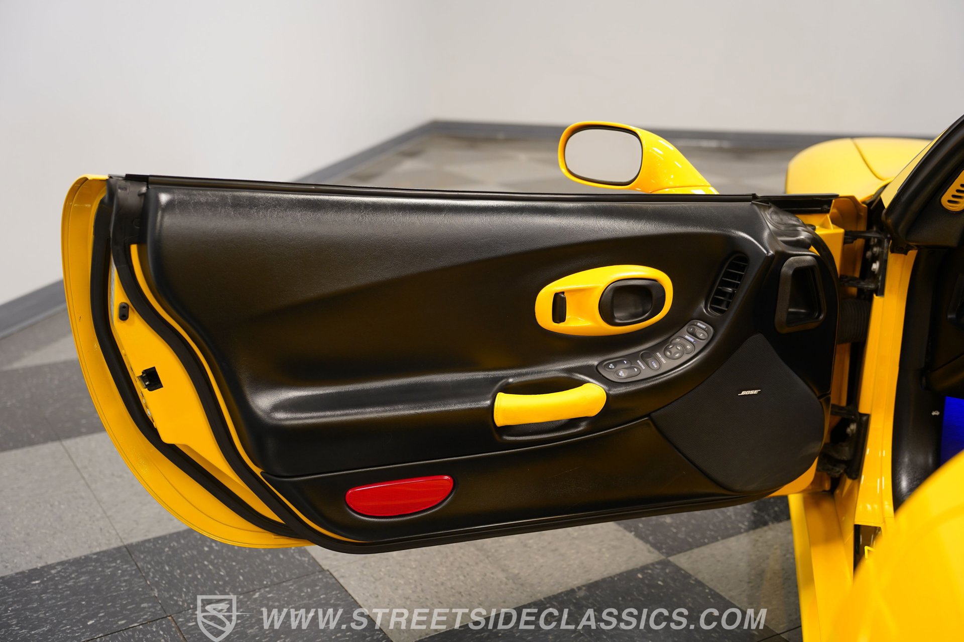 Used 2000 Chevrolet Corvette Convertible w/ Memory Pkg image 38