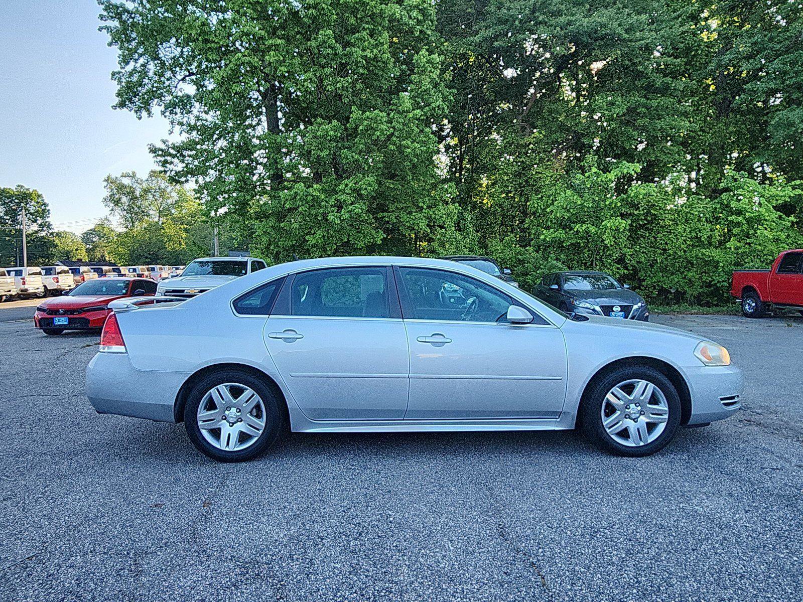 Used 2013 Chevrolet Impala LT w/ LT Sunroof Package FWD image 6