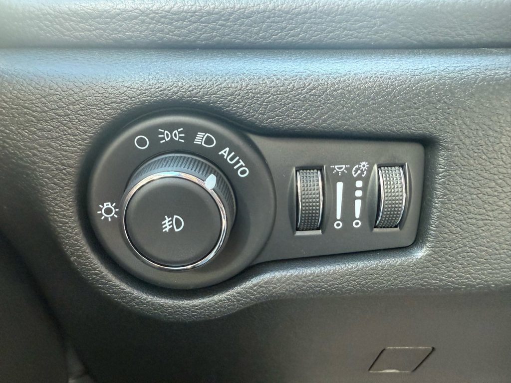 New 2026 Chrysler Pacifica Select image 21