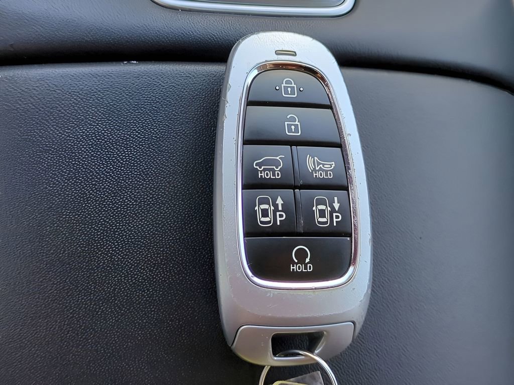 Used 2023 Hyundai Santa Fe Limited image 31